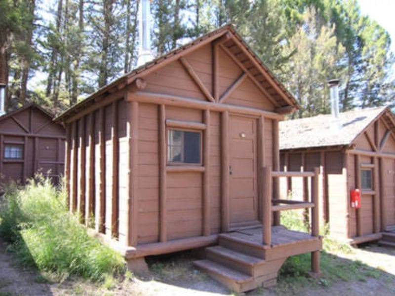 Cabin without bath at Mammoth Hot Springs