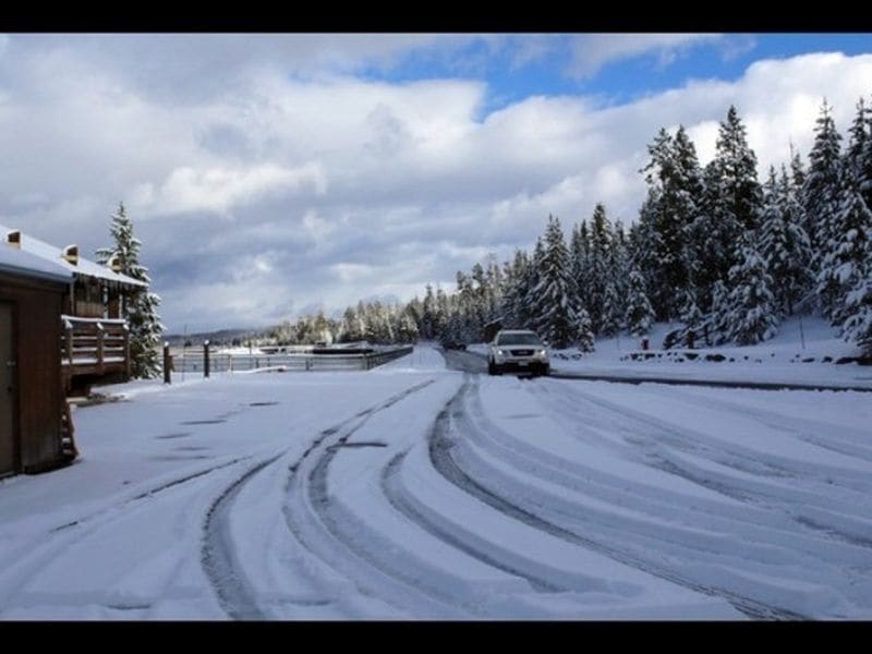 Deluxe lodge room in Old Faithful Snow Lodge