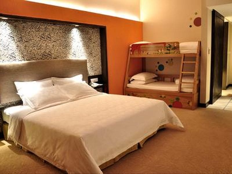 Wolf Den themed kids bunk nook inside the Wolf Den Suite